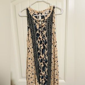 Boutique brand “Jodifl” tank top with braided opening in front. size L